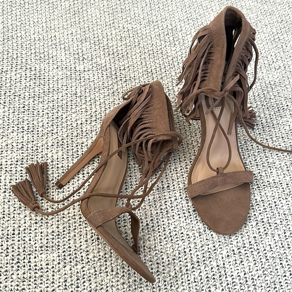 FOREVER 21 Fringe Taupe T strap heels size 7 - Picture 3 of 10